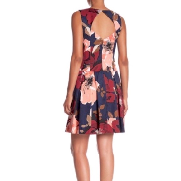 TRINA TURK devoted floral sleeveless dress size 6 NWT - Picture 2 of 16